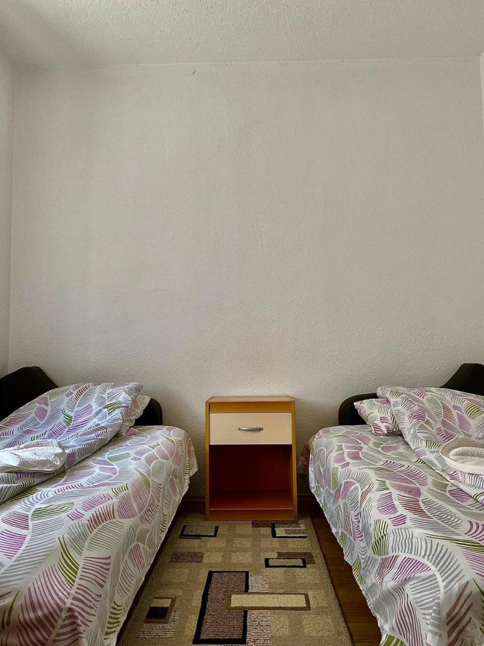 Lola Guest House Vusanje Bagian luar foto